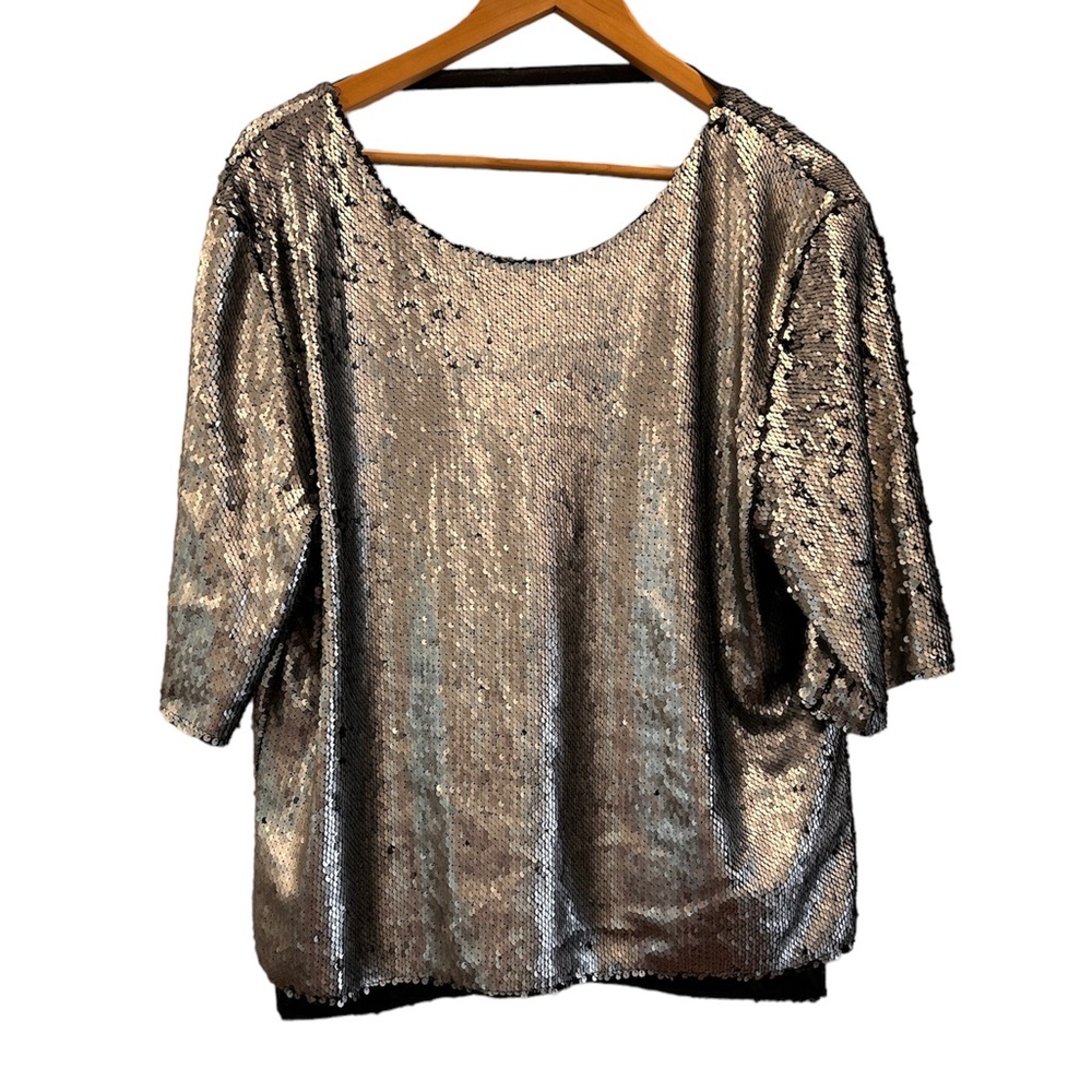 Toby Heart Ginger Matte Silver Sequin Short Sleeve Open Back Holiday Top Large View 3